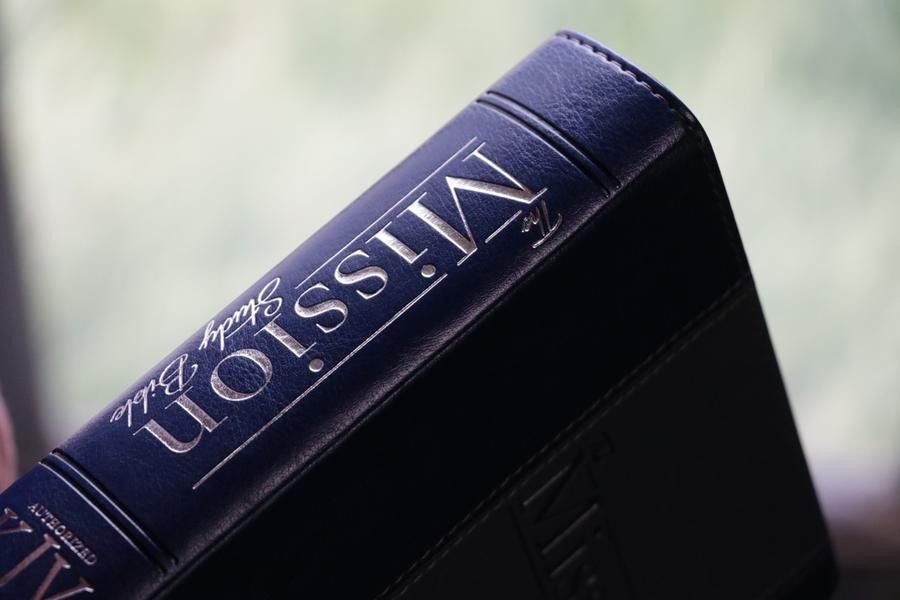 Oklahoma Academy Publishing-Bibel, Englisch, Mission Study Bible, KJV, Softleder blau-grau (Sapphire)_2541623_3 Oklahoma Academy Publishing-Bibel, Englisch, Mission Study Bible, KJV, Softleder blau-grau (Sapphire)_2541623_