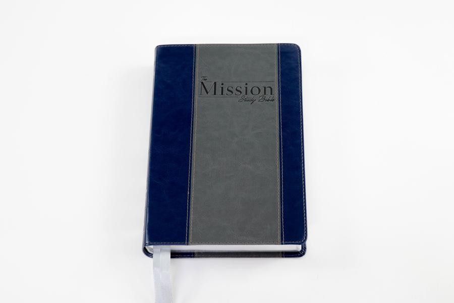 Oklahoma Academy Publishing-Bibel, Englisch, Mission Study Bible, KJV, Softleder blau-grau (Sapphire)_2541623_1 Oklahoma Academy Publishing-Bibel, Englisch, Mission Study Bible, KJV, Softleder blau-grau (Sapphire)_2541623_